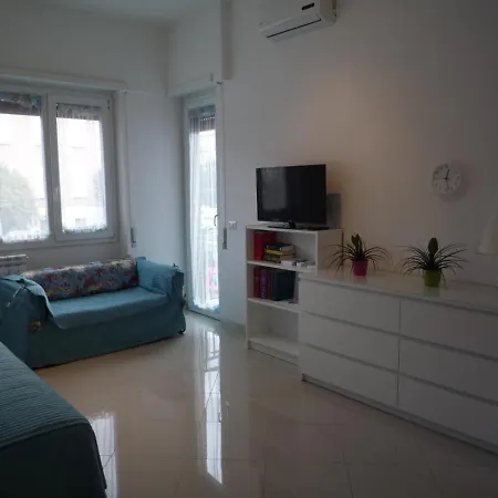 شقة A Casa Di Elsa *